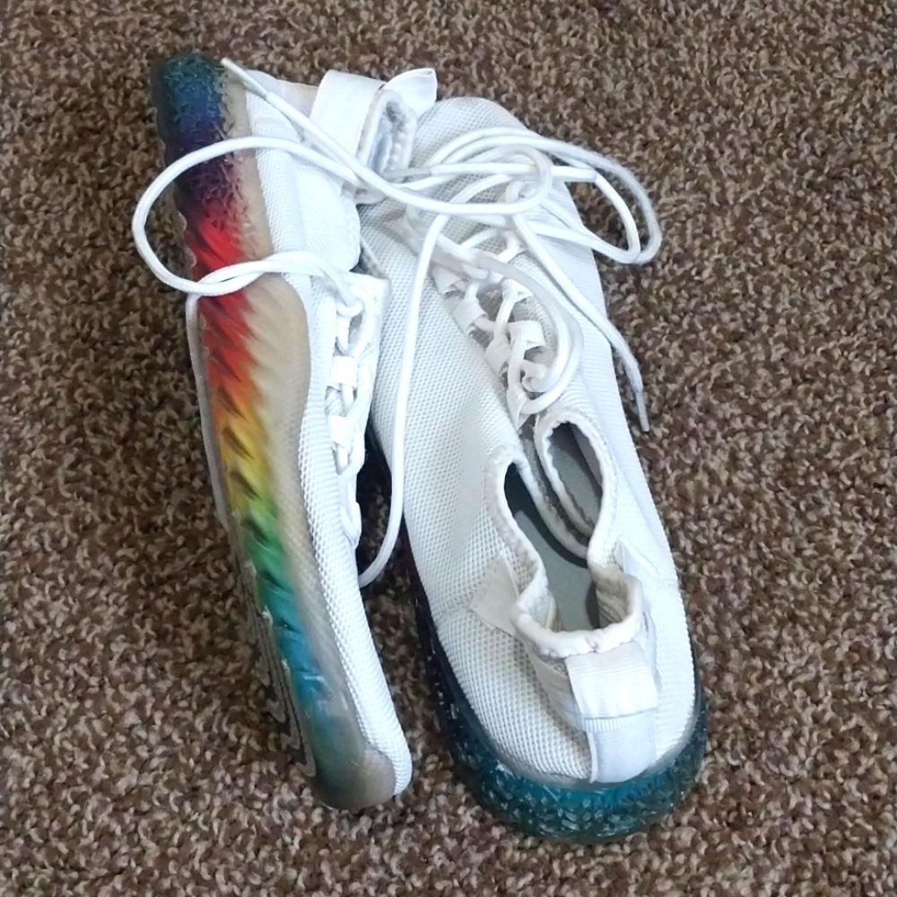 Shoes. Fabric shoes with color bottom. Size 9 made by Wanted